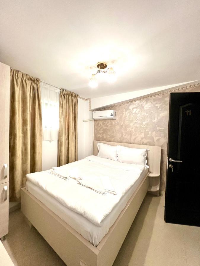 Hotel Marina 2 Bukares Bagian luar foto