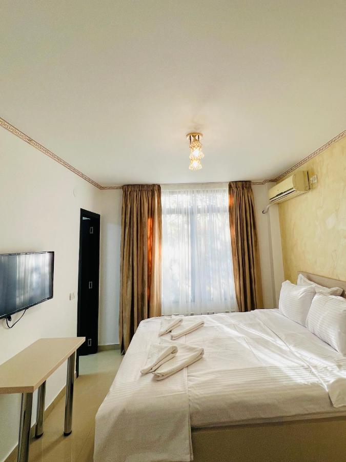 Hotel Marina 2 Bukares Bagian luar foto