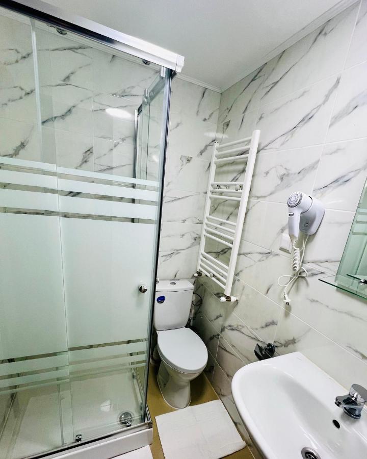 Hotel Marina 2 Bukares Bagian luar foto