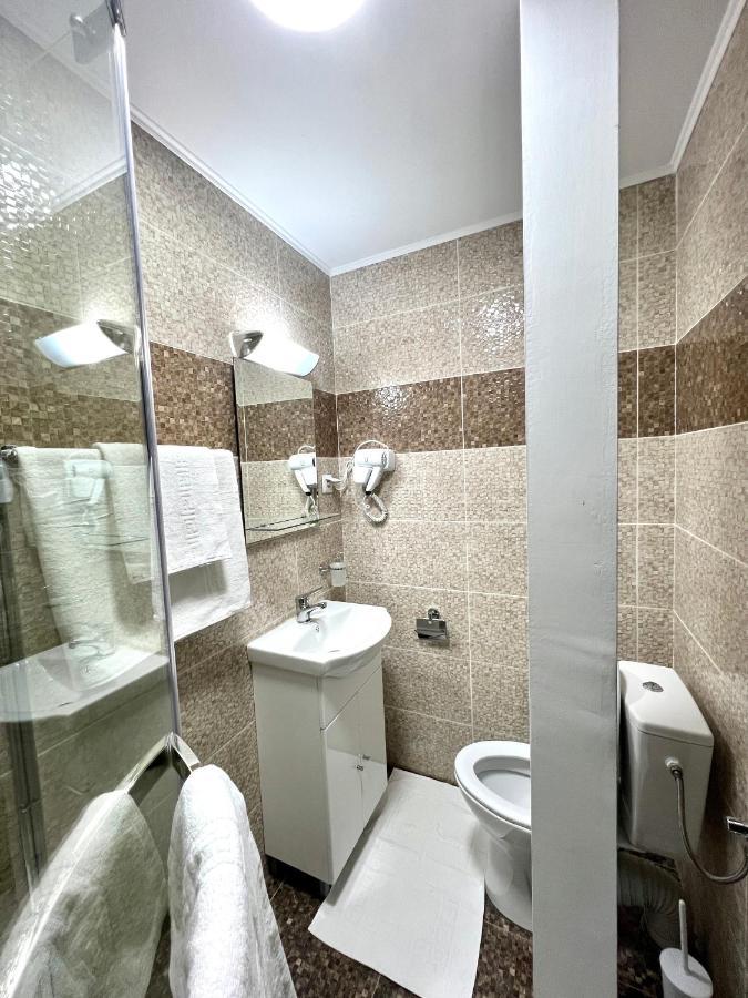 Hotel Marina 2 Bukares Bagian luar foto