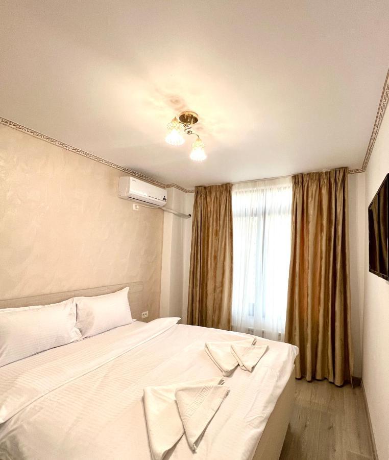 Hotel Marina 2 Bukares Bagian luar foto