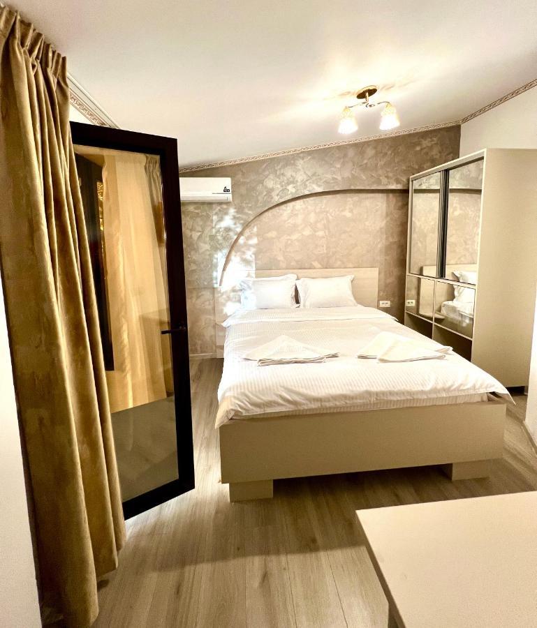 Hotel Marina 2 Bukares Bagian luar foto
