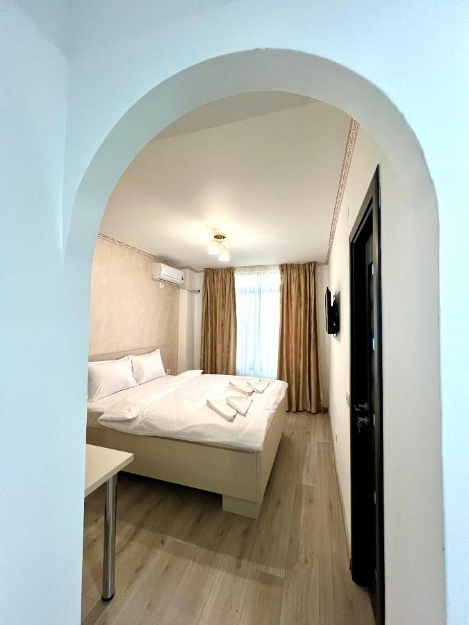 Hotel Marina 2 Bukares Bagian luar foto