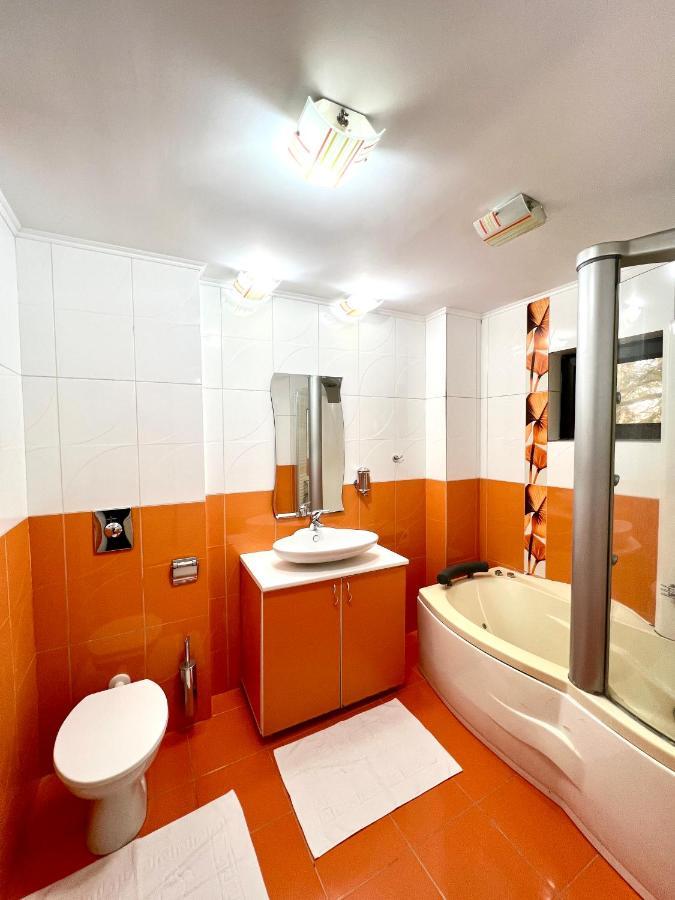 Hotel Marina 2 Bukares Bagian luar foto