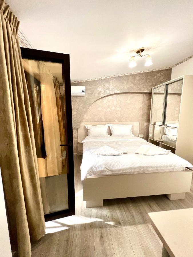 Hotel Marina 2 Bukares Bagian luar foto