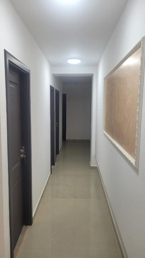 Hotel Marina 2 Bukares Bagian luar foto