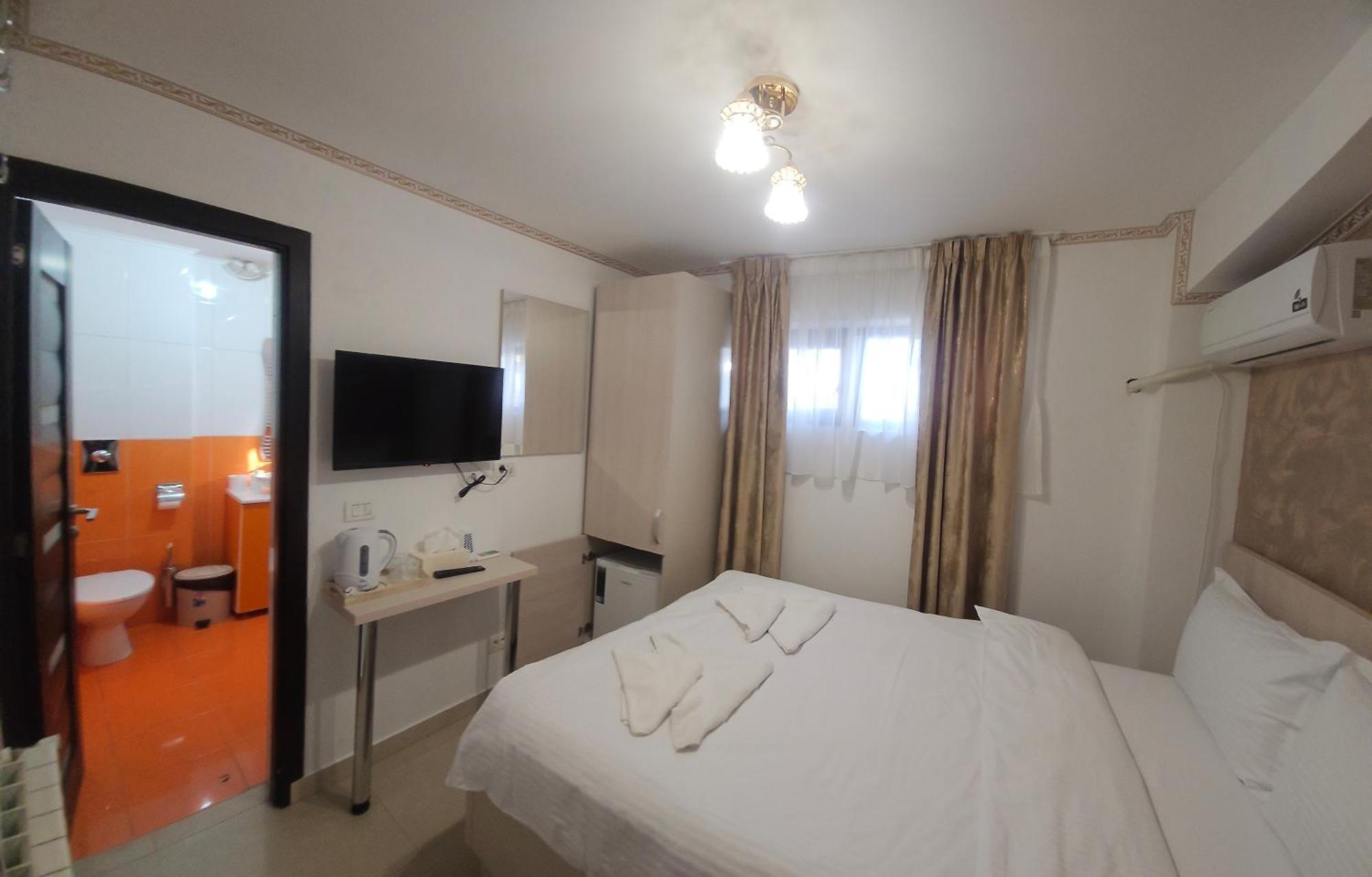 Hotel Marina 2 Bukares Bagian luar foto