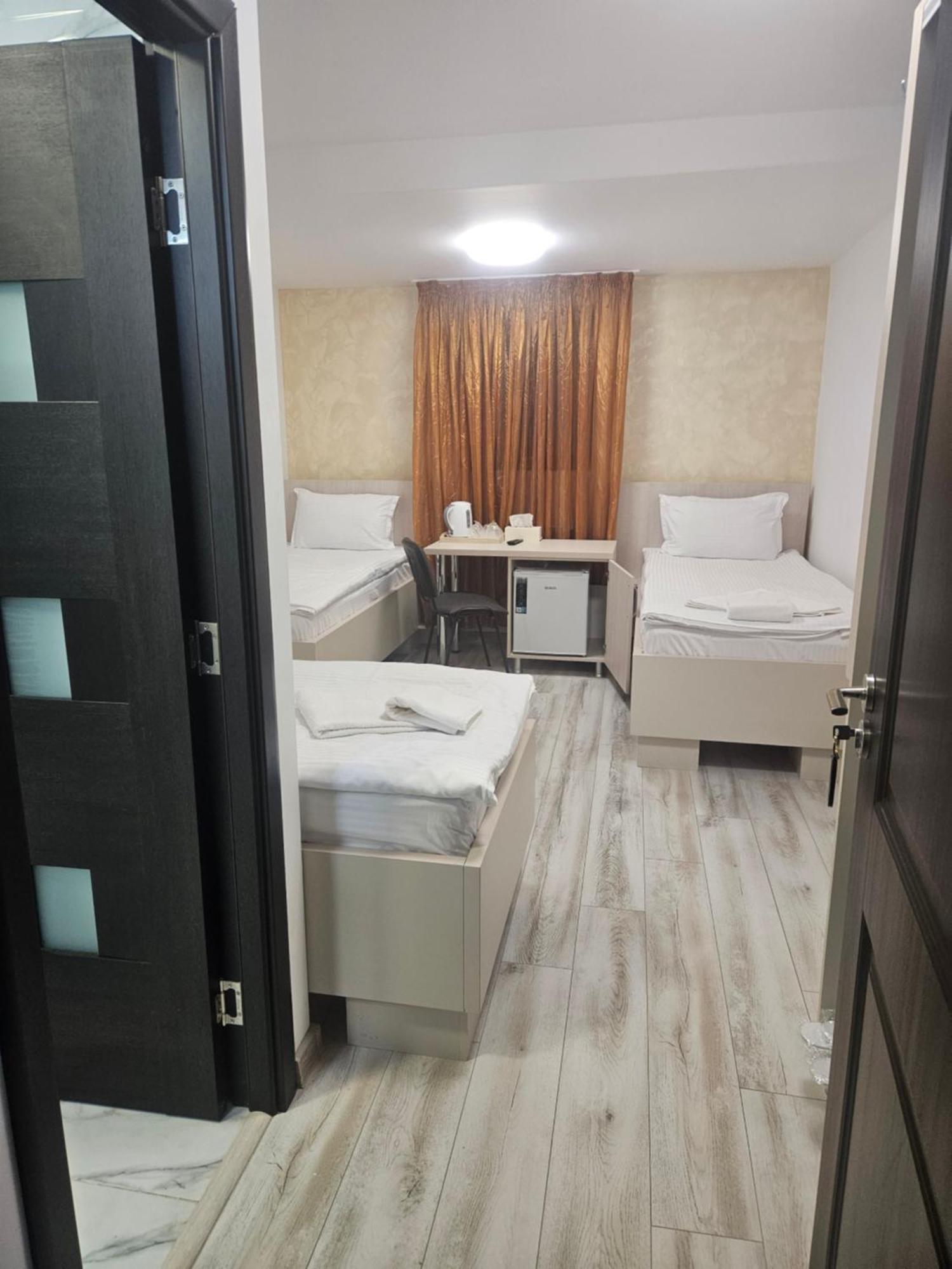 Hotel Marina 2 Bukares Bagian luar foto